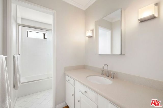 1247 10th Street 4, Santa Monica, CA 90401