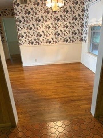 1906 E Beverly Drive, Corsicana, TX 75110