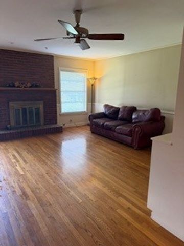 1906 E Beverly Drive, Corsicana, TX 75110