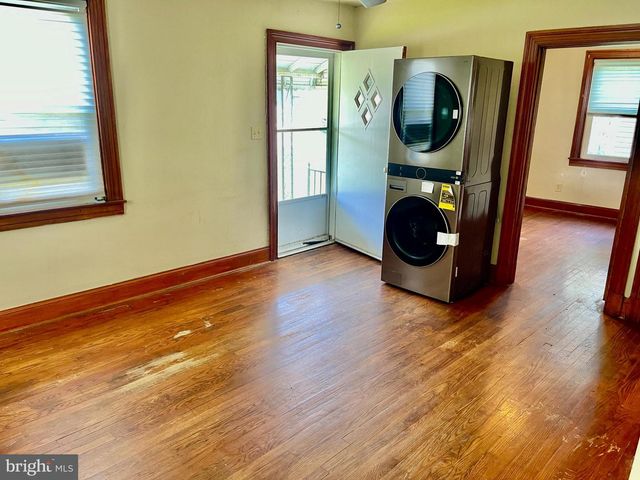10 AVENAL RD, Baltimore, MD 21221