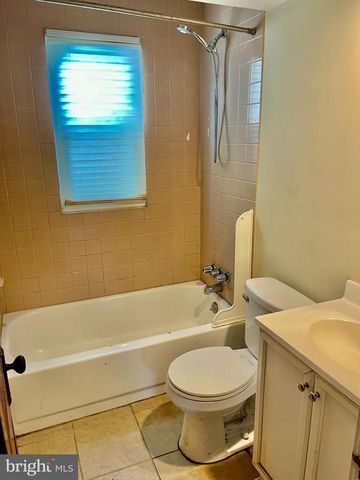 10 AVENAL RD, Baltimore, MD 21221
