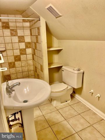 10 AVENAL RD, Baltimore, MD 21221
