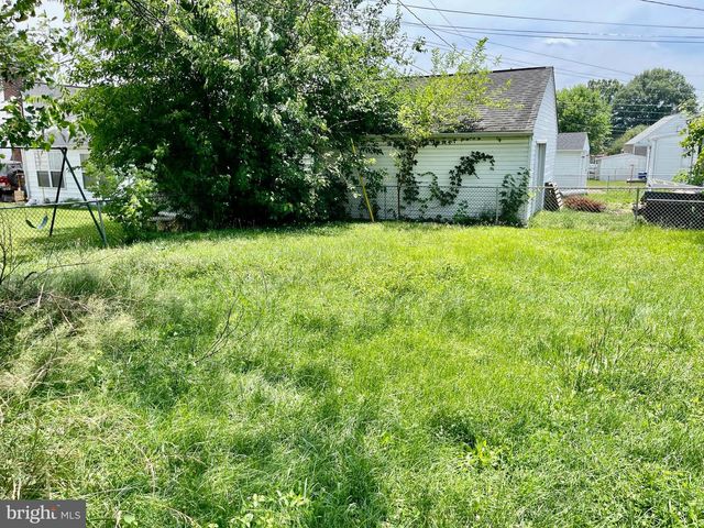 10 AVENAL RD, Baltimore, MD 21221