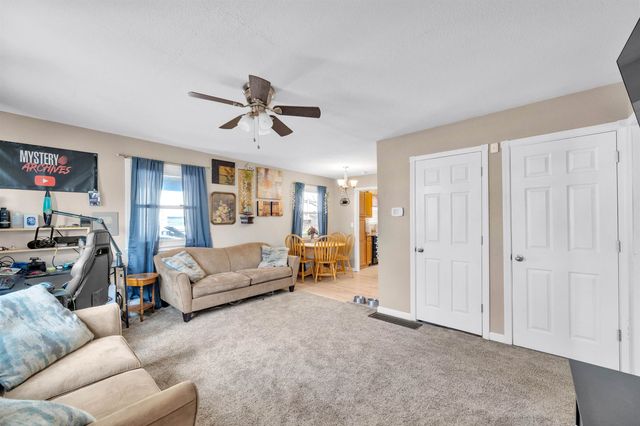 144 S Wire, Haysville, KS 67060