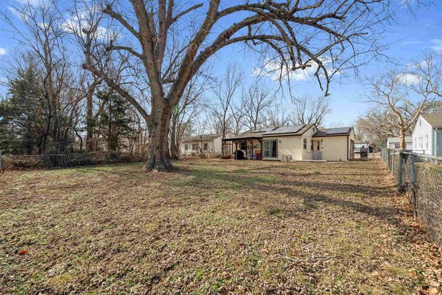 144 S Wire, Haysville, KS 67060