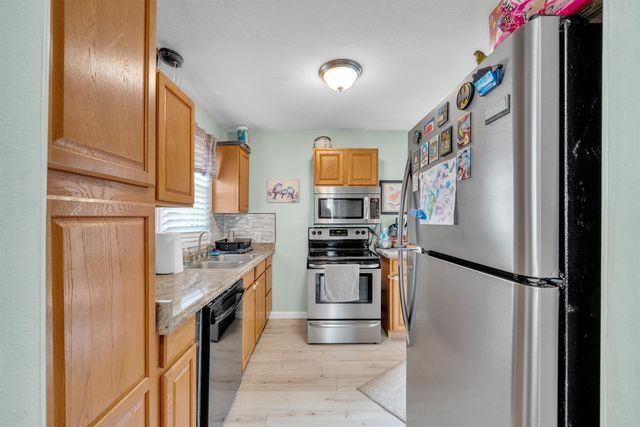 144 S Wire, Haysville, KS 67060