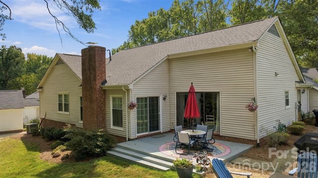 4701 Dawnridge Drive, Charlotte, NC 28226