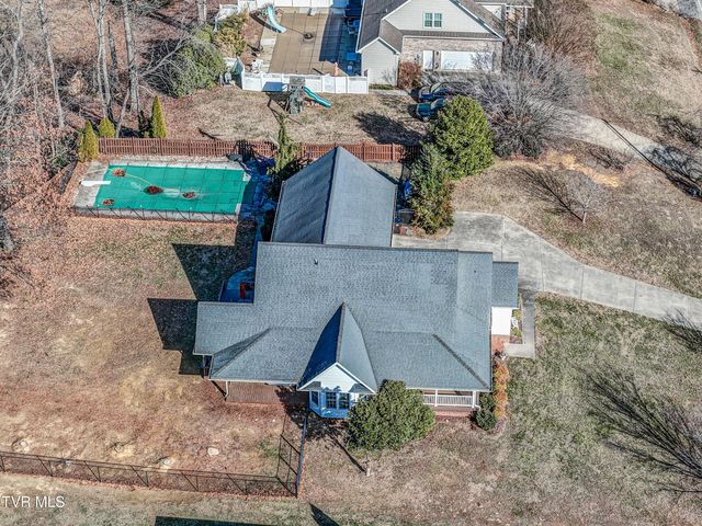 1828 Weaver Branch Road, Piney Flats, TN 37686