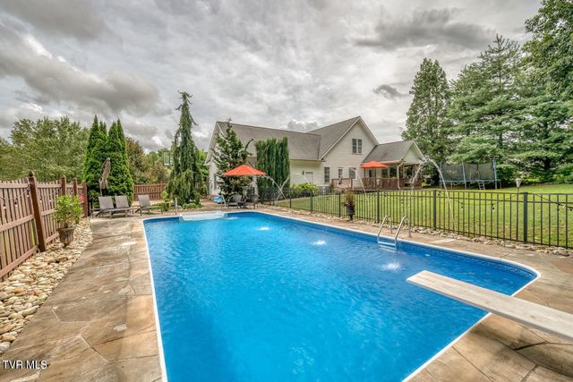 1828 Weaver Branch Road, Piney Flats, TN 37686