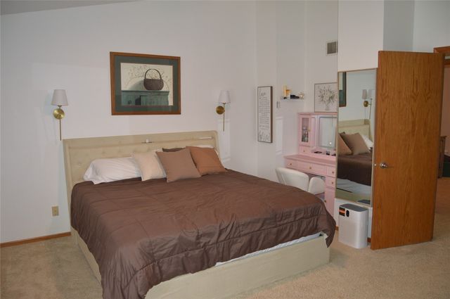 1708 Whitters Way NW, Cedar Rapids, IA 52405