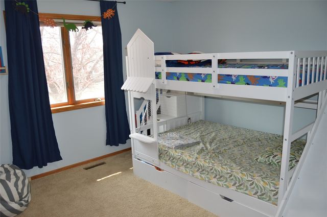 1708 Whitters Way NW, Cedar Rapids, IA 52405