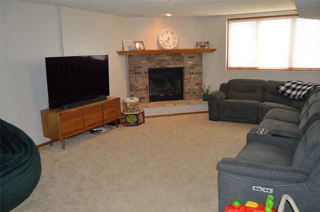 1708 Whitters Way NW, Cedar Rapids, IA 52405