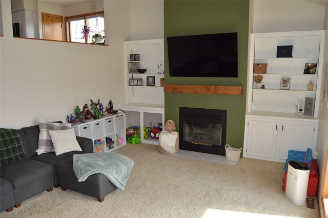 1708 Whitters Way NW, Cedar Rapids, IA 52405