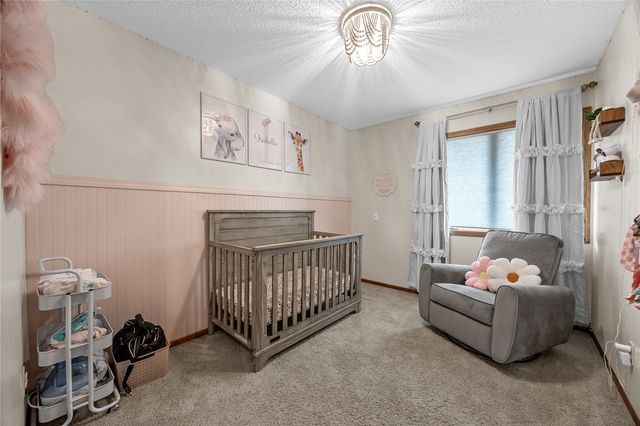 1708 Whitters Way NW, Cedar Rapids, IA 52405