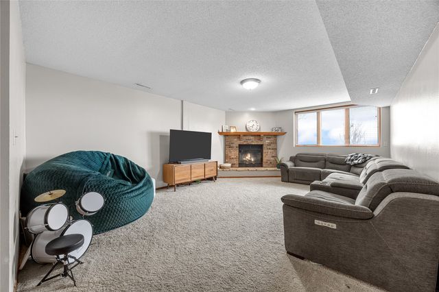 1708 Whitters Way NW, Cedar Rapids, IA 52405