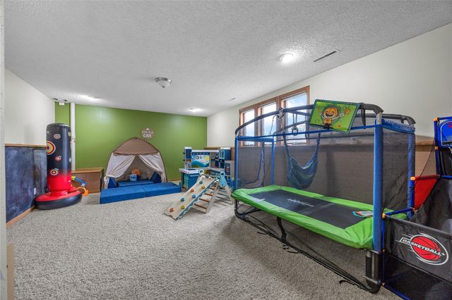 1708 Whitters Way NW, Cedar Rapids, IA 52405