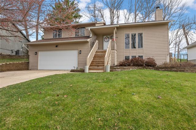 1708 Whitters Way NW, Cedar Rapids, IA 52405