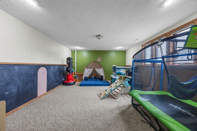 1708 Whitters Way NW, Cedar Rapids, IA 52405