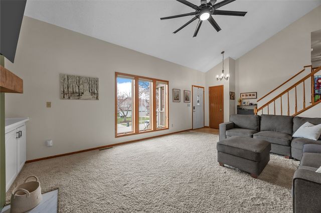 1708 Whitters Way NW, Cedar Rapids, IA 52405