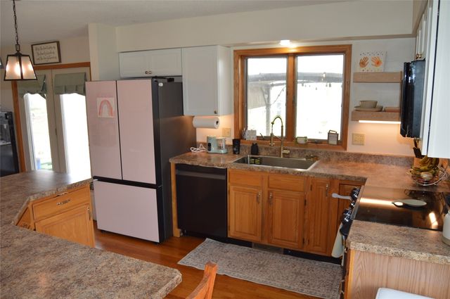 1708 Whitters Way NW, Cedar Rapids, IA 52405