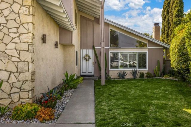 1320 N Van Gogh Circle, Orange, CA 92867