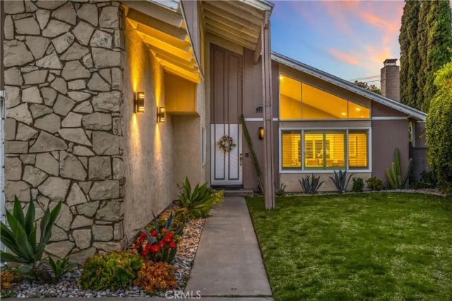 1320 N Van Gogh Circle, Orange, CA 92867