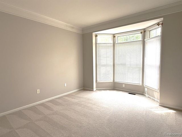 49028 Founders Court, Canton, MI 48187