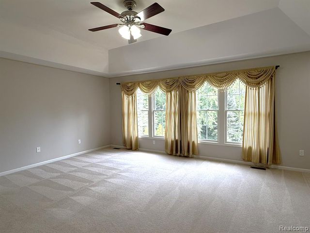 49028 Founders Court, Canton, MI 48187