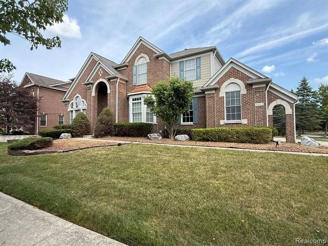 49028 Founders Court, Canton, MI 48187