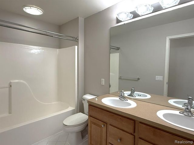 49028 Founders Court, Canton, MI 48187