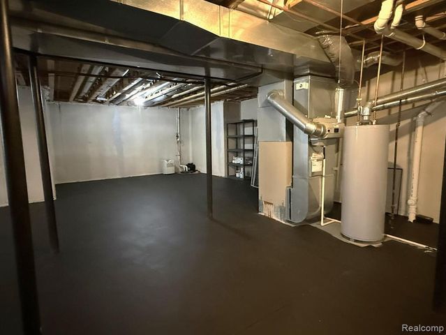 49028 Founders Court, Canton, MI 48187
