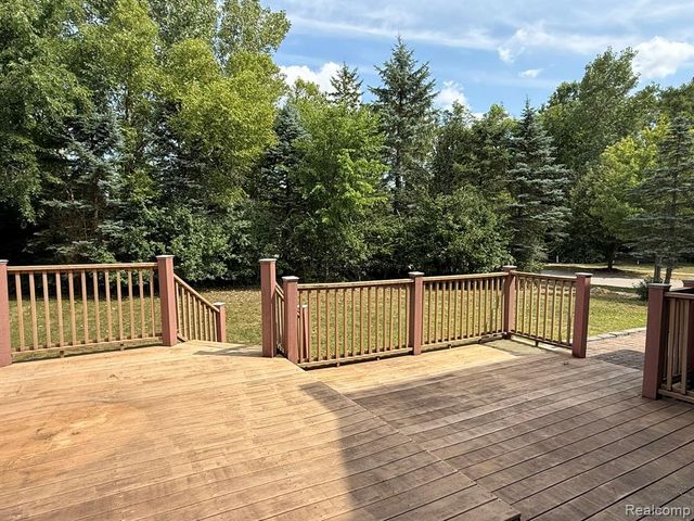 49028 Founders Court, Canton, MI 48187