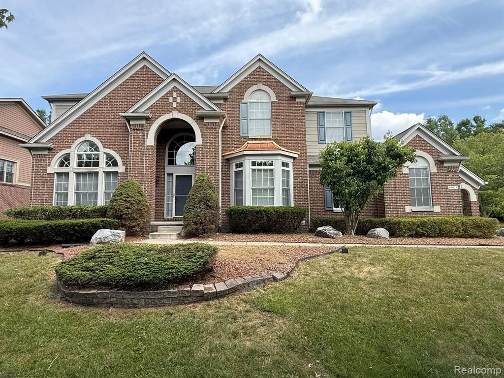 49028 Founders Court, Canton, MI 48187