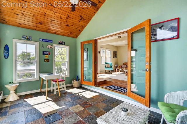 6548 Buckshore Drive, Hamburg Township, MI 48189