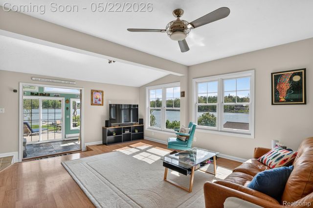 6548 Buckshore Drive, Hamburg Township, MI 48189