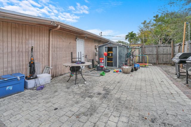 2040 NE 2nd Terrace, Pompano Beach, FL 33060