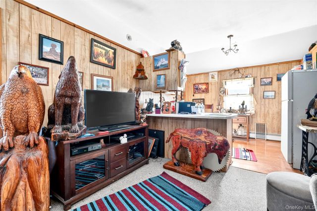 33 E Crossman Avenue, Monroe, NY 10950