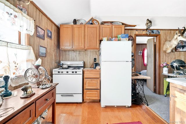 33 E Crossman Avenue, Monroe, NY 10950