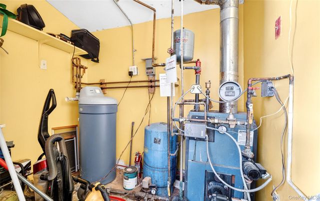 33 E Crossman Avenue, Monroe, NY 10950