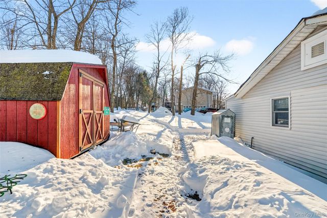 33 E Crossman Avenue, Monroe, NY 10950