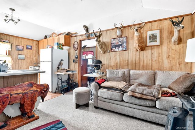 33 E Crossman Avenue, Monroe, NY 10950