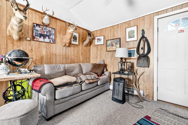 33 E Crossman Avenue, Monroe, NY 10950