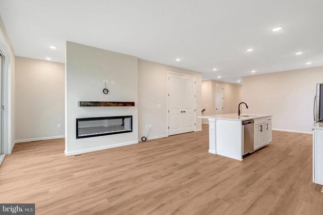 104 MIDSUMMER, Middletown, VA 22645