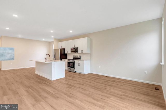 104 MIDSUMMER, Middletown, VA 22645