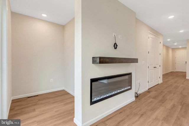 104 MIDSUMMER, Middletown, VA 22645