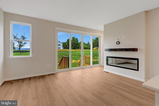 104 MIDSUMMER, Middletown, VA 22645