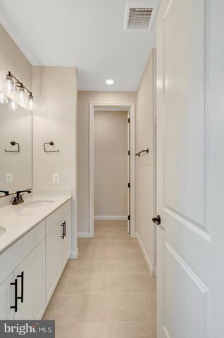 104 MIDSUMMER, Middletown, VA 22645