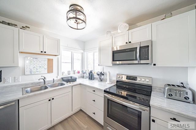 155 E Crowley Street, Idaho Falls, ID 83402