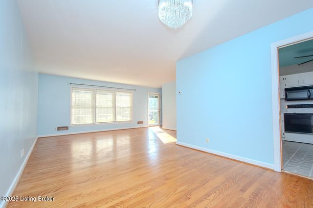 3818 Downing Way Way, Louisville, KY 40218