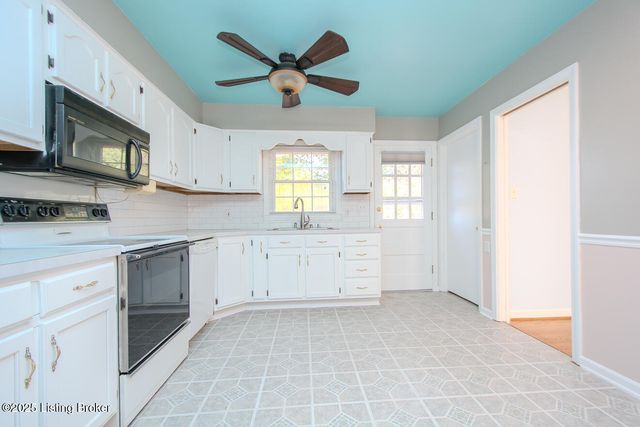 3818 Downing Way Way, Louisville, KY 40218